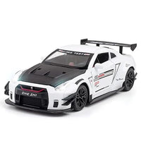 PamPam 1:24 Scale Nissan GTR R35 Die Cast Model Car, Pull Back Toy with Light and Music, White
